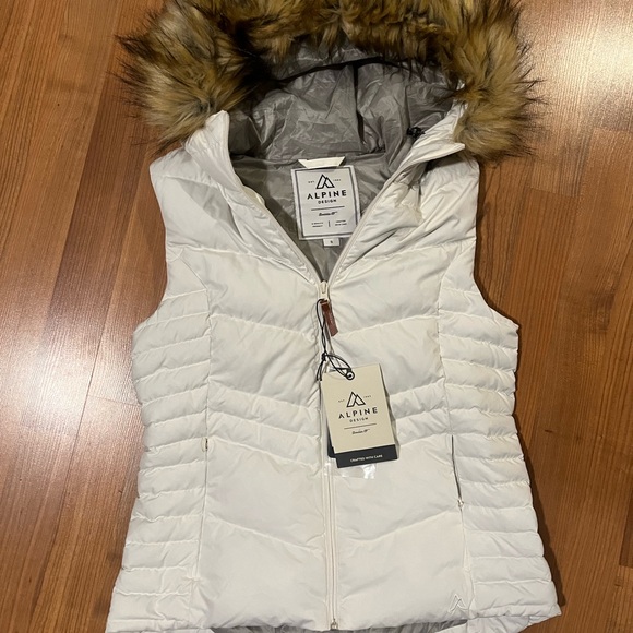 Alpine Jackets & Blazers - Alpine Women's Ivory Vest with Faux Fur Trim